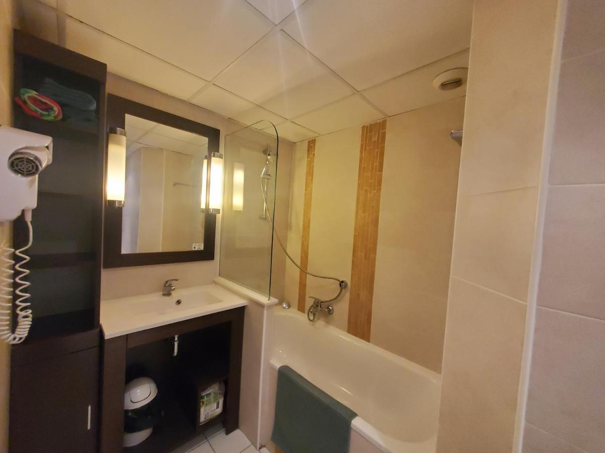 Cap Hermes Studio 31M2 Vue Port Climatise Piscine, เฟรฌูส ภายนอก รูปภาพ